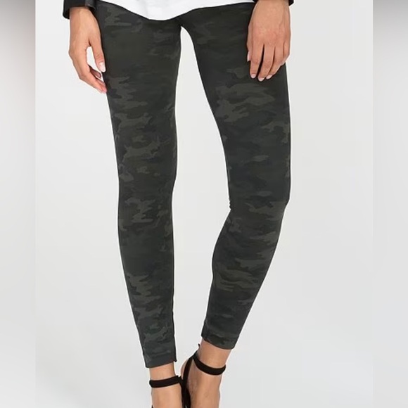 Spanx Women's Camouflage Green Leggings NWT - Picture 1 of 9